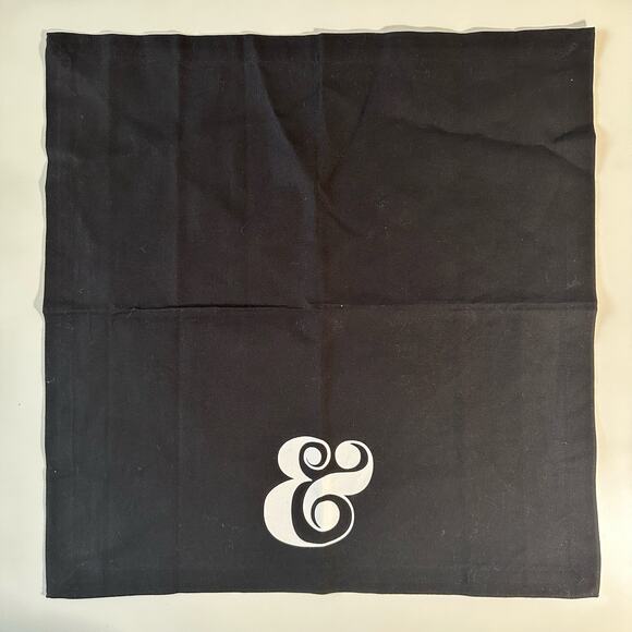 Kate Spade New York Set Of 2 Black Ampersand "&" Cloth Wedding Napkins - Picture 3 of 9